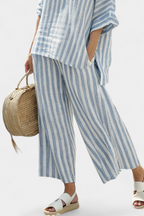 FEDERICA — Top sofisticado de lino con rayas azules y pantalones relajados