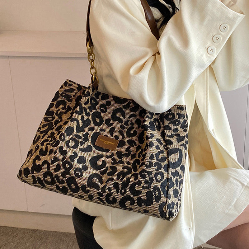 Bolso tote con estampado de leopardo