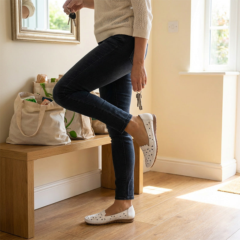 Zapatos ortopédicos cómodos, ligeros y elegantes, con diseño abierto.