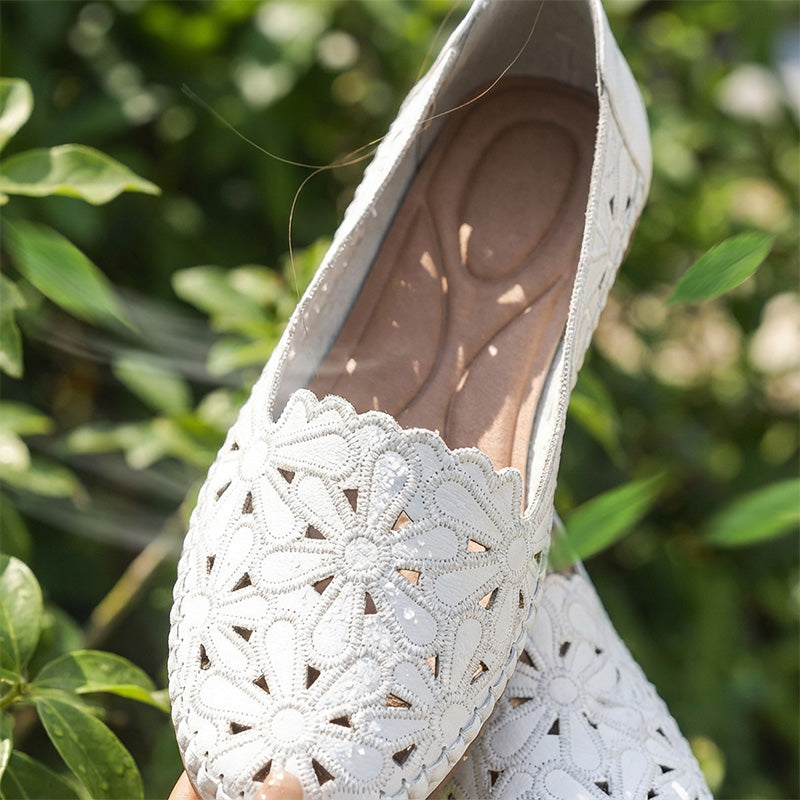 Zapatos ortopédicos cómodos, ligeros y elegantes, con diseño abierto.